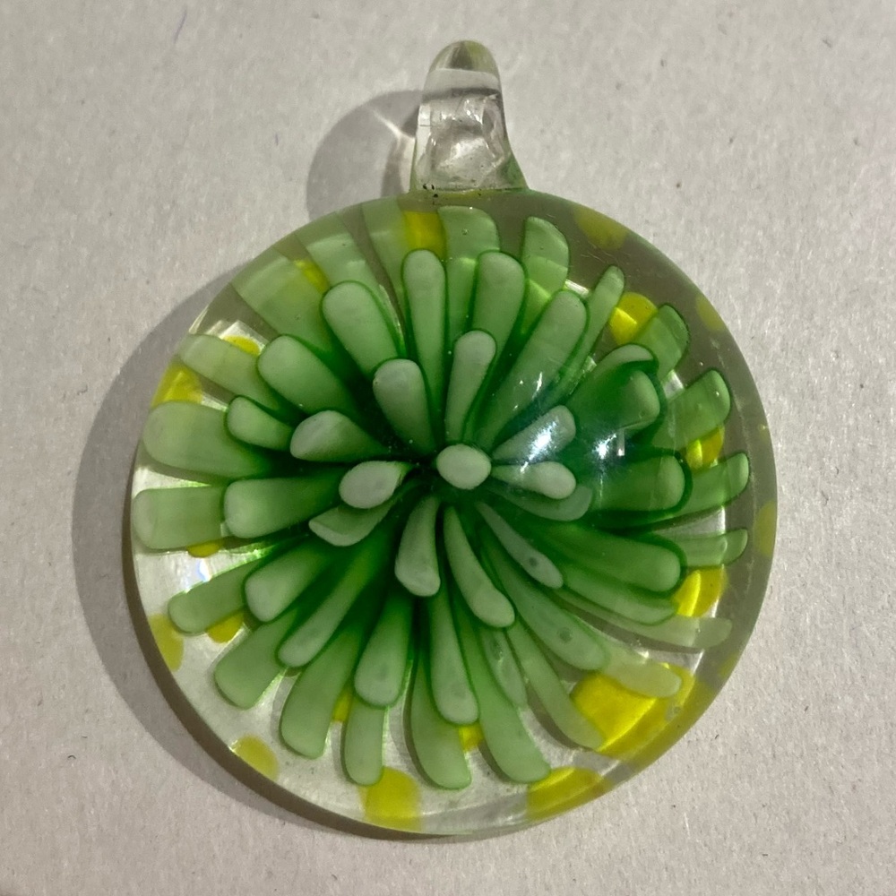Green flower glass pendant
